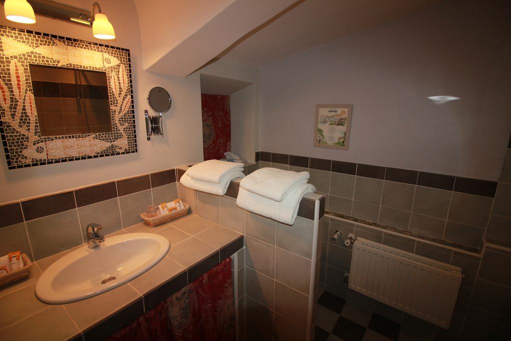 Le Clos Des Canebiers Panzió Grasse Kültér fotó