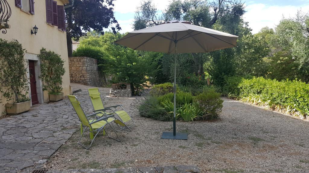 Le Clos Des Canebiers Panzió Grasse Kültér fotó
